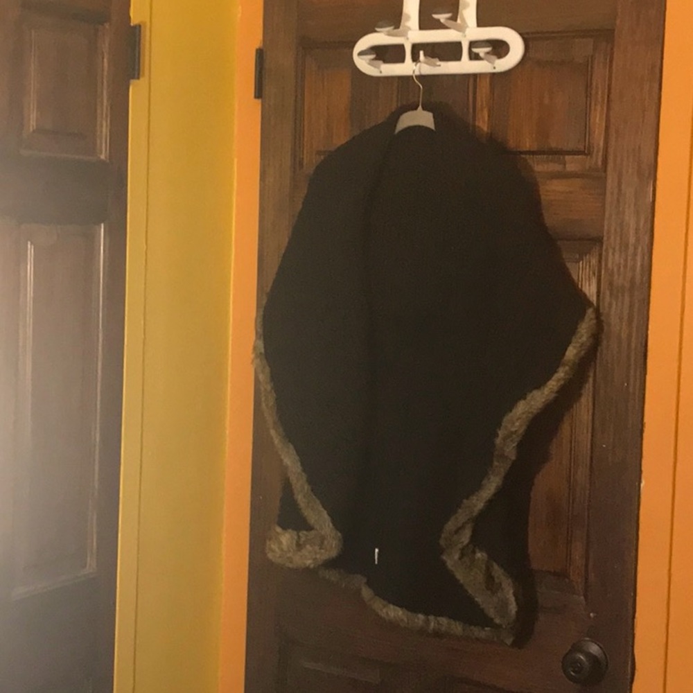 Women’s shawl